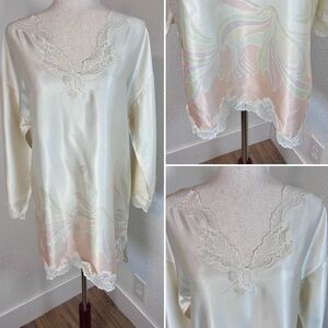VNTG Bill Tice Satin Printed Lace Trimmed Long Sleeve Tunic Blouse